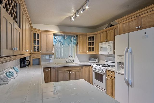 2680 NE 24th Street, Pompano Beach, FL 33064