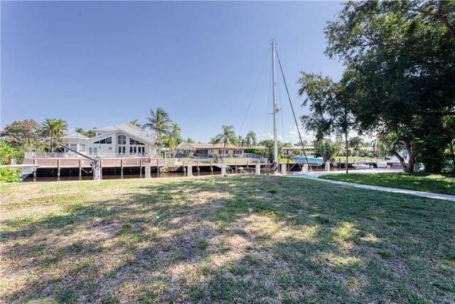 2680 NE 24th Street, Pompano Beach, FL 33064