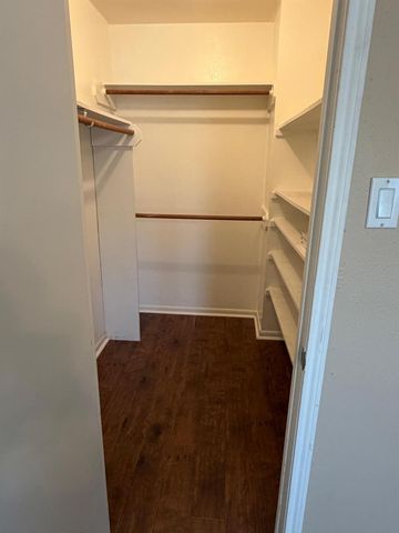 2250 Bering Drive 48, Houston, TX 77057