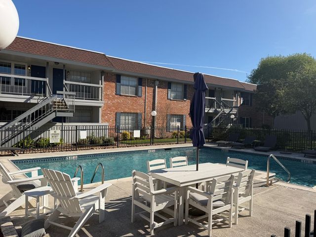 2250 Bering Drive 48, Houston, TX 77057