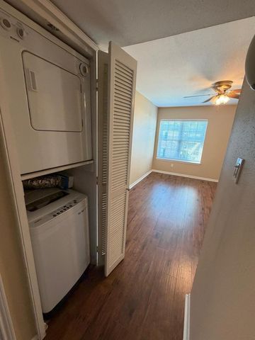 2250 Bering Drive 48, Houston, TX 77057