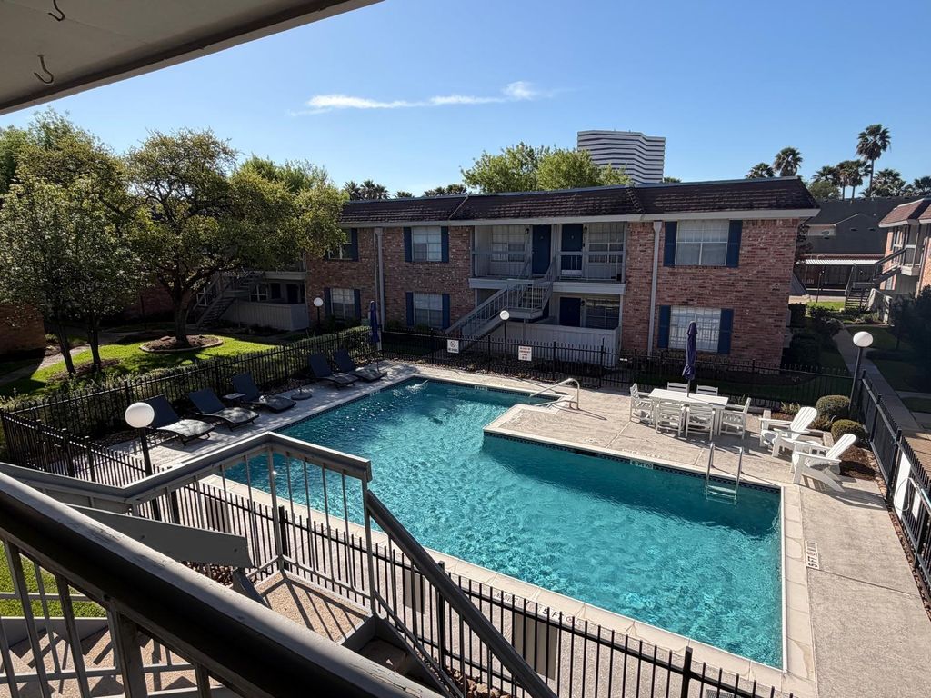 2250 Bering Drive 48, Houston, TX 77057