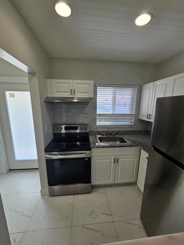 1115 Lake Terrace 208, Boynton Beach, FL 33426