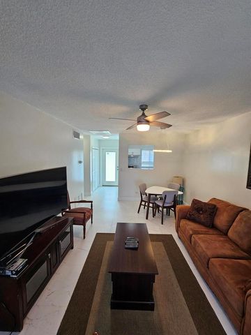 1115 Lake Terrace 208, Boynton Beach, FL 33426