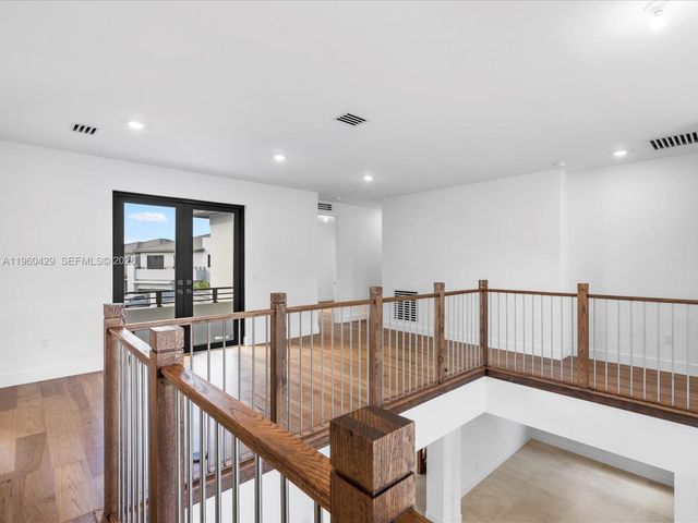 19701 NE 16 PL, Miami, FL 33179