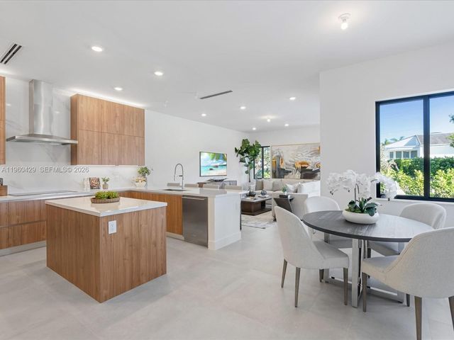 19701 NE 16 PL, Miami, FL 33179