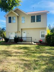 3105 Saint Clair Drive, Rochester Hills, MI 48309