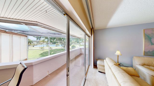 3 Greenway Vlg N 210, Royal Palm Beach, FL 33411