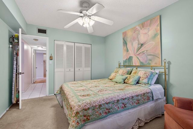 3 Greenway Vlg N 210, Royal Palm Beach, FL 33411