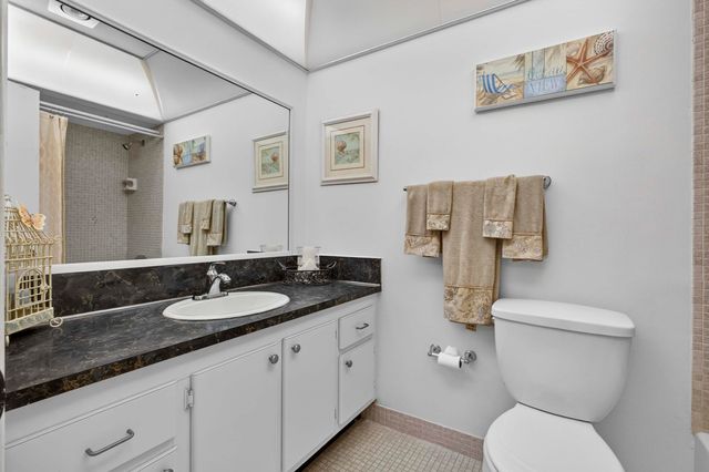 3 Greenway Vlg N 210, Royal Palm Beach, FL 33411