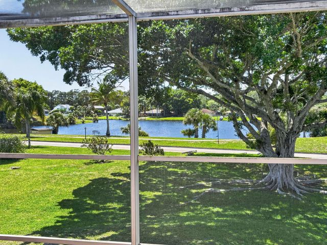 3 Greenway Vlg N 210, Royal Palm Beach, FL 33411
