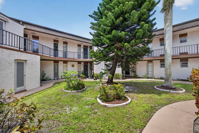 3 Greenway Vlg N 210, Royal Palm Beach, FL 33411