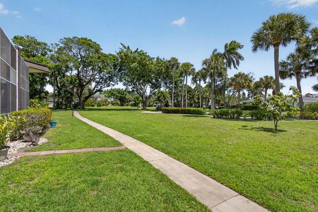 3 Greenway Vlg N 210, Royal Palm Beach, FL 33411