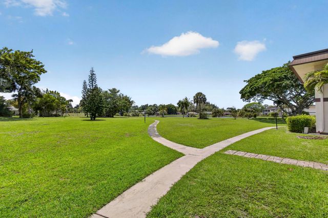 3 Greenway Vlg N 210, Royal Palm Beach, FL 33411
