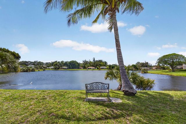 3 Greenway Vlg N 210, Royal Palm Beach, FL 33411
