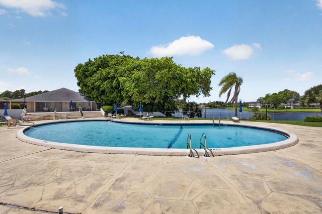 3 Greenway Vlg N 210, Royal Palm Beach, FL 33411