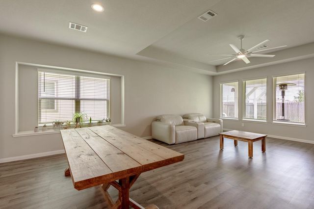 111 Pronghorn Drive, Huntsville, TX 77320
