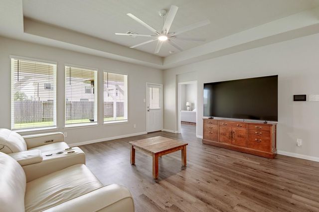 111 Pronghorn Drive, Huntsville, TX 77320
