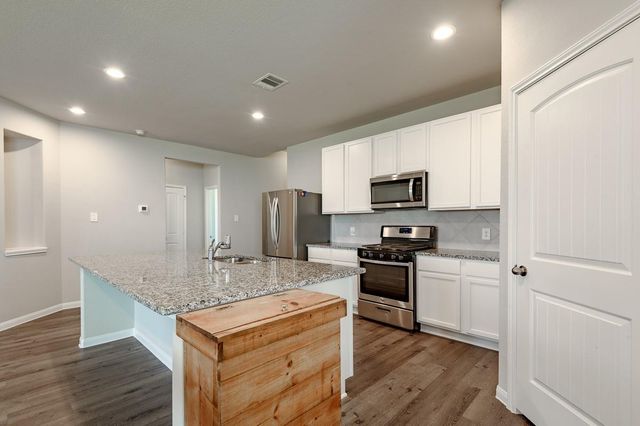 111 Pronghorn Drive, Huntsville, TX 77320