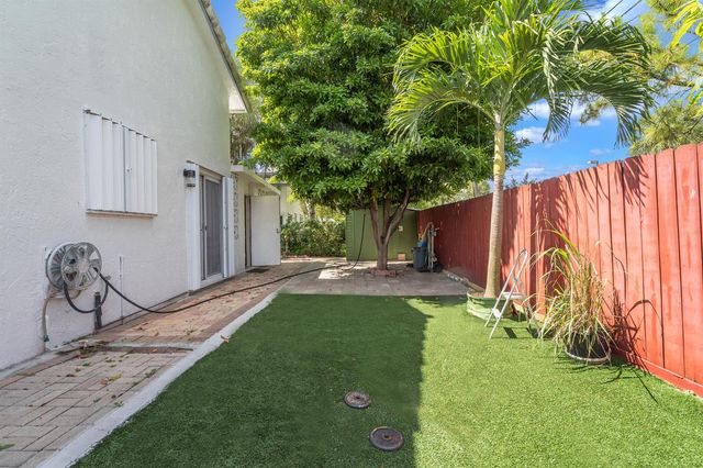 3343 NW 79th Way, Davie, FL 33024