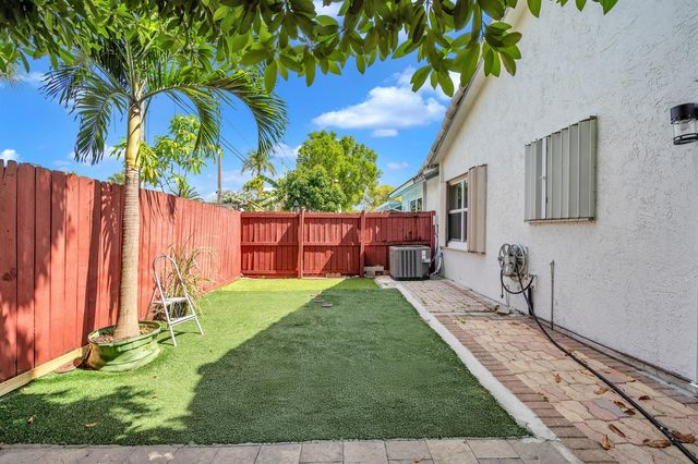 3343 NW 79th Way, Davie, FL 33024