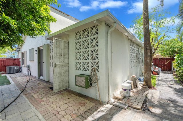 3343 NW 79th Way, Davie, FL 33024