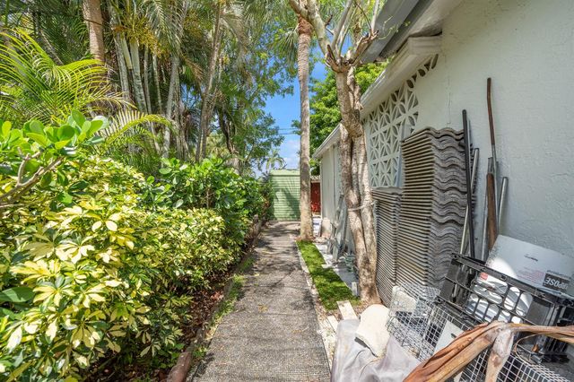 3343 NW 79th Way, Davie, FL 33024