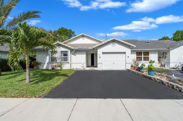 3343 NW 79th Way, Davie, FL 33024
