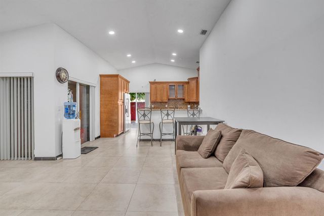 3343 NW 79th Way, Davie, FL 33024