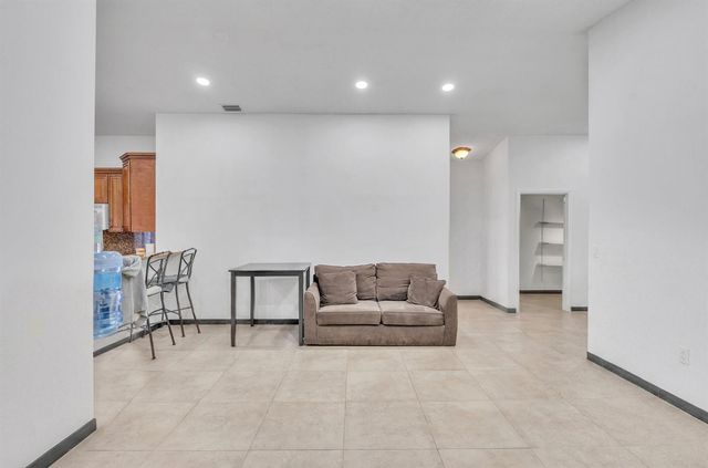 3343 NW 79th Way, Davie, FL 33024
