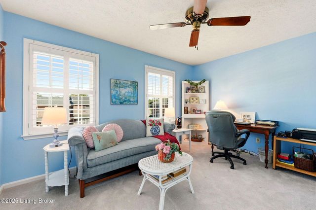 108 Gardiner Lake Rd, Louisville, KY 40205