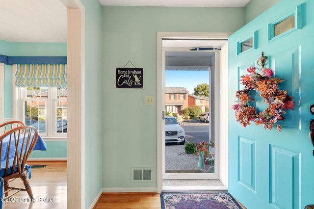 108 Gardiner Lake Rd, Louisville, KY 40205