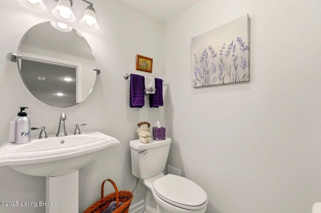 108 Gardiner Lake Rd, Louisville, KY 40205