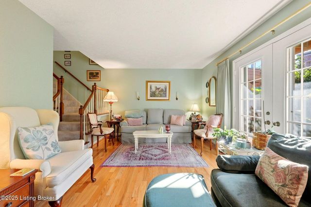 108 Gardiner Lake Rd, Louisville, KY 40205