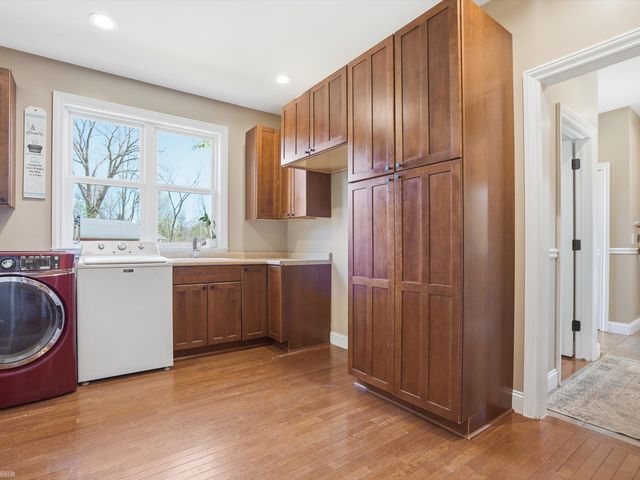 3633 Hollow Pine Court, Almont, MI 48003