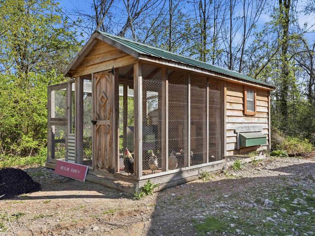 3633 Hollow Pine Court, Almont, MI 48003