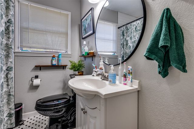 606 Tamara Lane, Grand Prairie, TX 75051