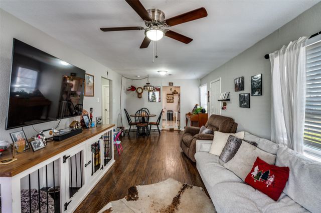 606 Tamara Lane, Grand Prairie, TX 75051