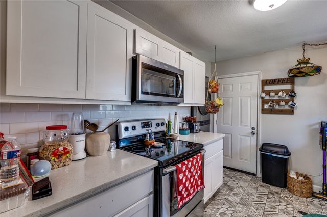 606 Tamara Lane, Grand Prairie, TX 75051