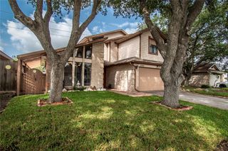 2725 Persimmon St, Corpus Christi, TX 78415