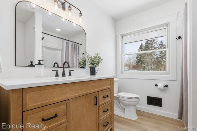 4563 Clifford Road, Genoa Township, MI 48116