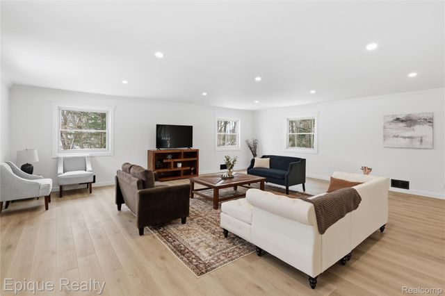 4563 Clifford Road, Genoa Township, MI 48116