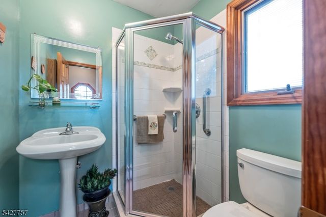 10 Woodmere Rd, West Caldwell Twp., NJ 07006