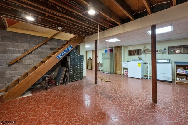 10 Woodmere Rd, West Caldwell Twp., NJ 07006