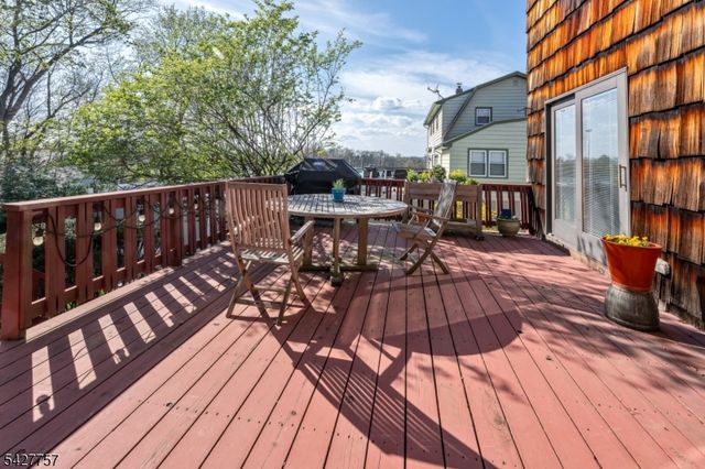 10 Woodmere Rd, West Caldwell Twp., NJ 07006