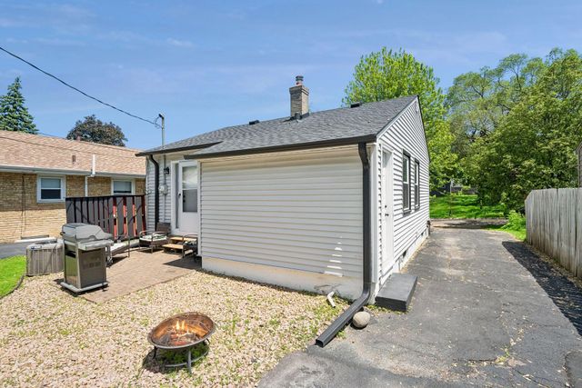 2924 Blackstone Avenue, Saint Louis Park, MN 55416