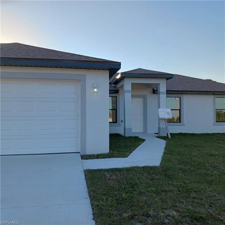 934 Marilyn AVE S, Lehigh Acres, FL 33974