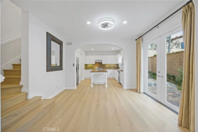 22 Arborside, Irvine, CA 92603