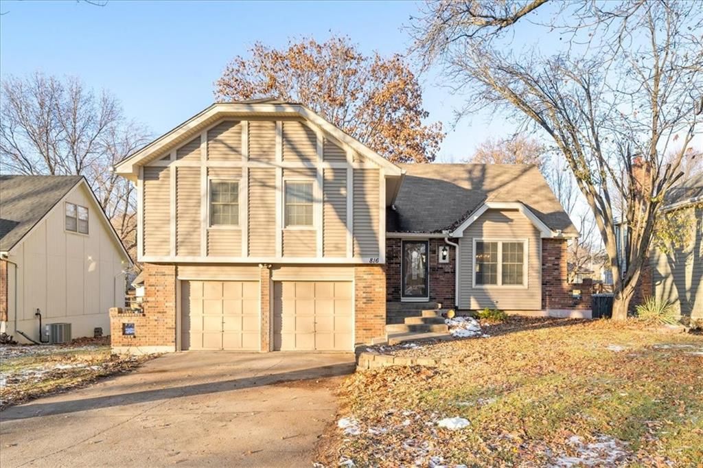 816 E Northview Street, Olathe, KS 66061