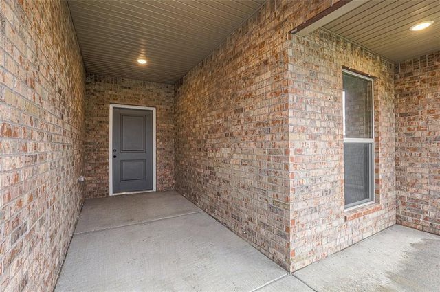25241 W 92nd Terrace, Lenexa, KS 66227